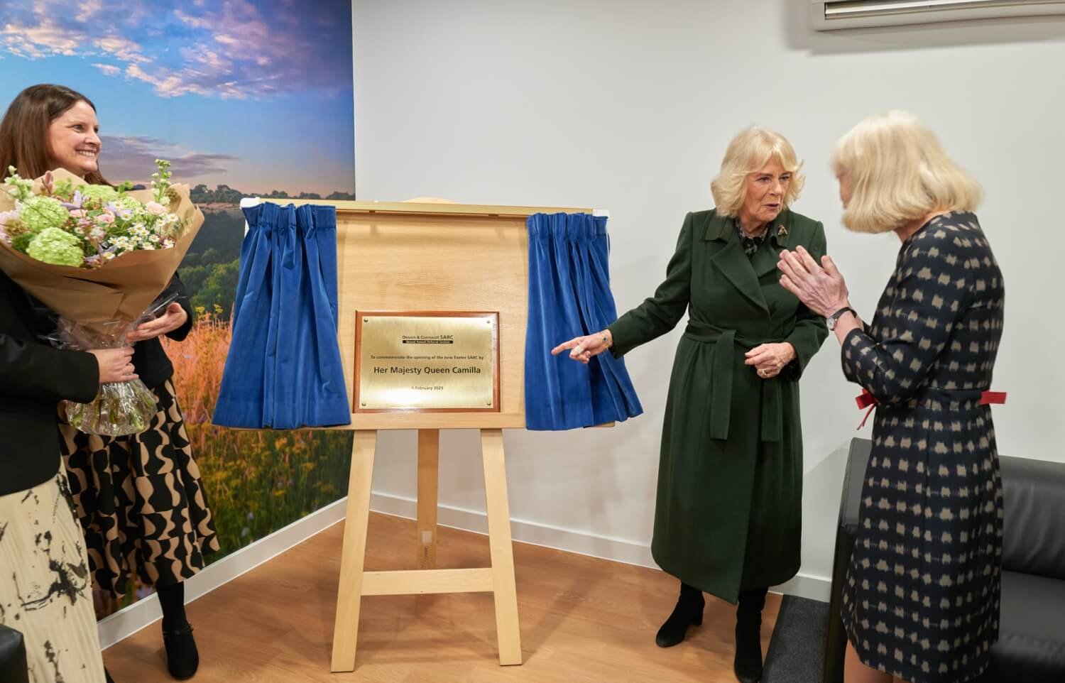 Unveilingh Unveiling Curtain Hire and Plaque Engraving - Nationwide - Unveiling ...
